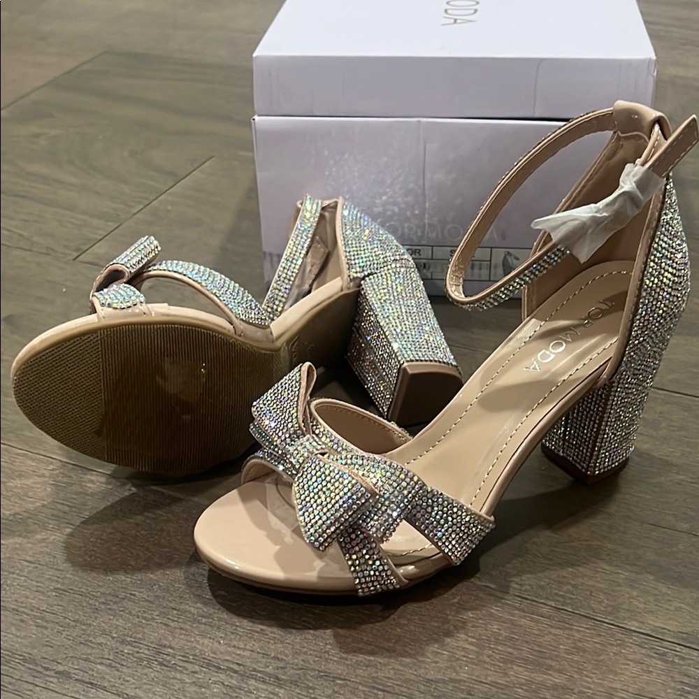 Top Moda Sparkling Rhinestone Heels in Nude 6.5